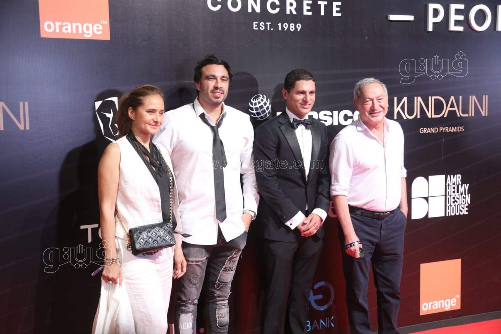 نجيب وسميح ساويرس والمشاط  في حفل إعلان جوائز ريادة الأعمال EEA (16)