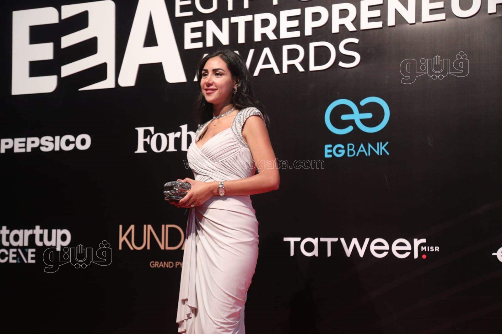 نجيب وسميح ساويرس والمشاط  في حفل إعلان جوائز ريادة الأعمال EEA (21)