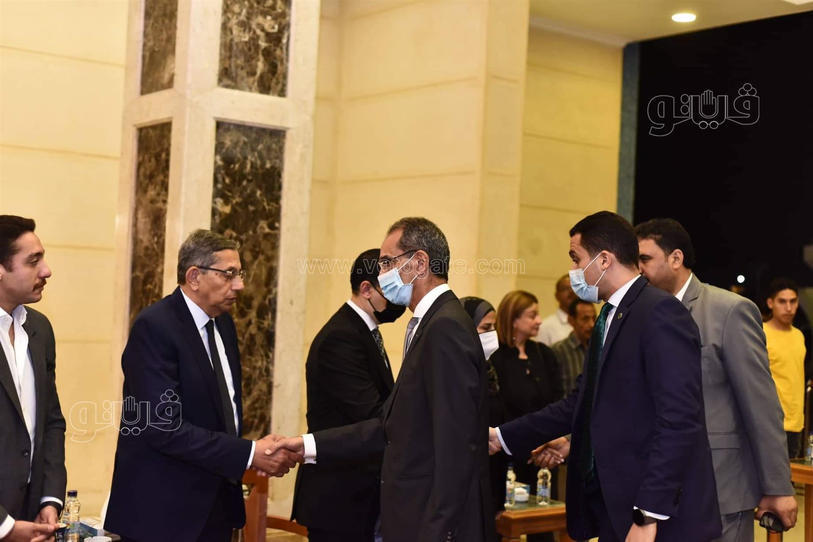 وزير الاتصالات ومحافظ الجيزة ووزيرة التخطيط يشاركون فى عزاء في وزير الصناعة الأسبق (4)