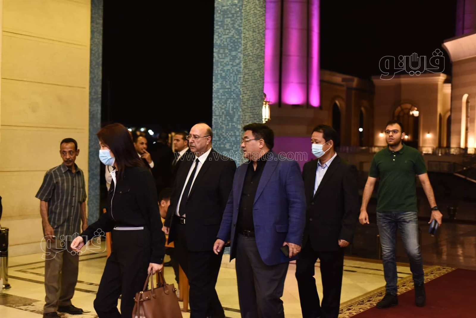وزير الاتصالات ومحافظ الجيزة ووزيرة التخطيط يشاركون فى عزاء في وزير الصناعة الأسبق (6)