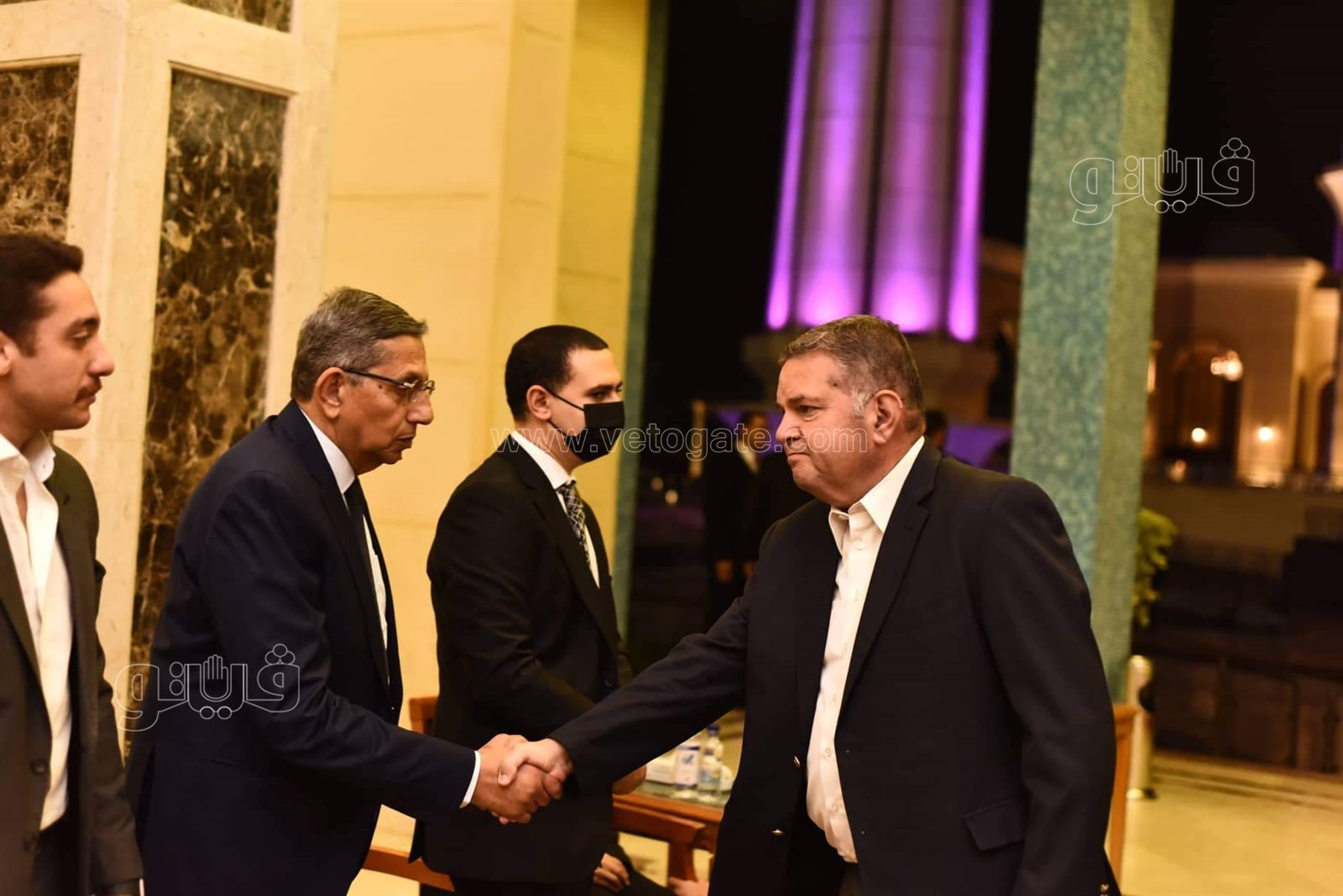 وزير الاتصالات ومحافظ الجيزة ووزيرة التخطيط يشاركون فى عزاء في وزير الصناعة الأسبق (7)