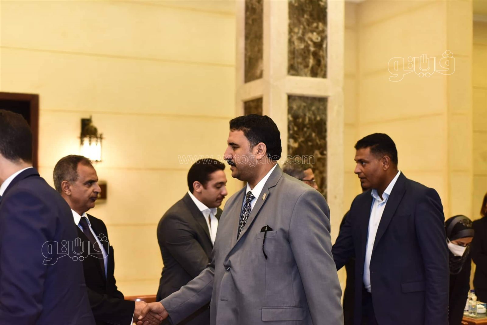 وزير الاتصالات ومحافظ الجيزة ووزيرة التخطيط يشاركون فى عزاء في وزير الصناعة الأسبق (9)