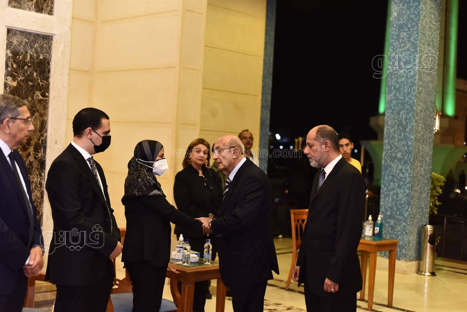 وزير الاتصالات ومحافظ الجيزة ووزيرة التخطيط يشاركون فى عزاء في وزير الصناعة الأسبق (12)