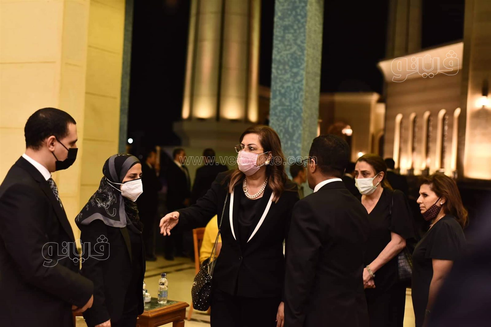 وزير الاتصالات ومحافظ الجيزة ووزيرة التخطيط يشاركون فى عزاء في وزير الصناعة الأسبق (13)