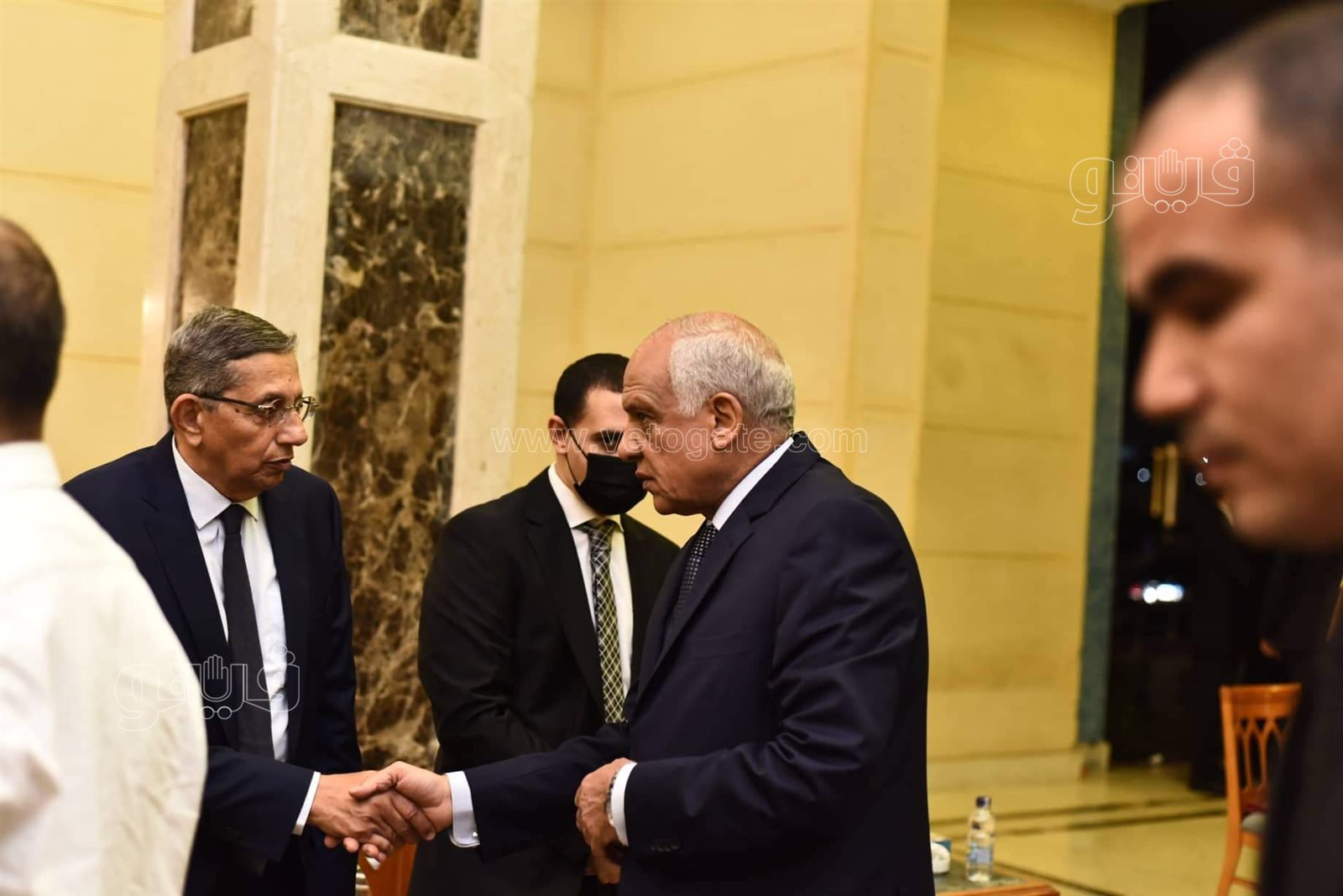 وزير الاتصالات ومحافظ الجيزة ووزيرة التخطيط يشاركون فى عزاء في وزير الصناعة الأسبق (14)