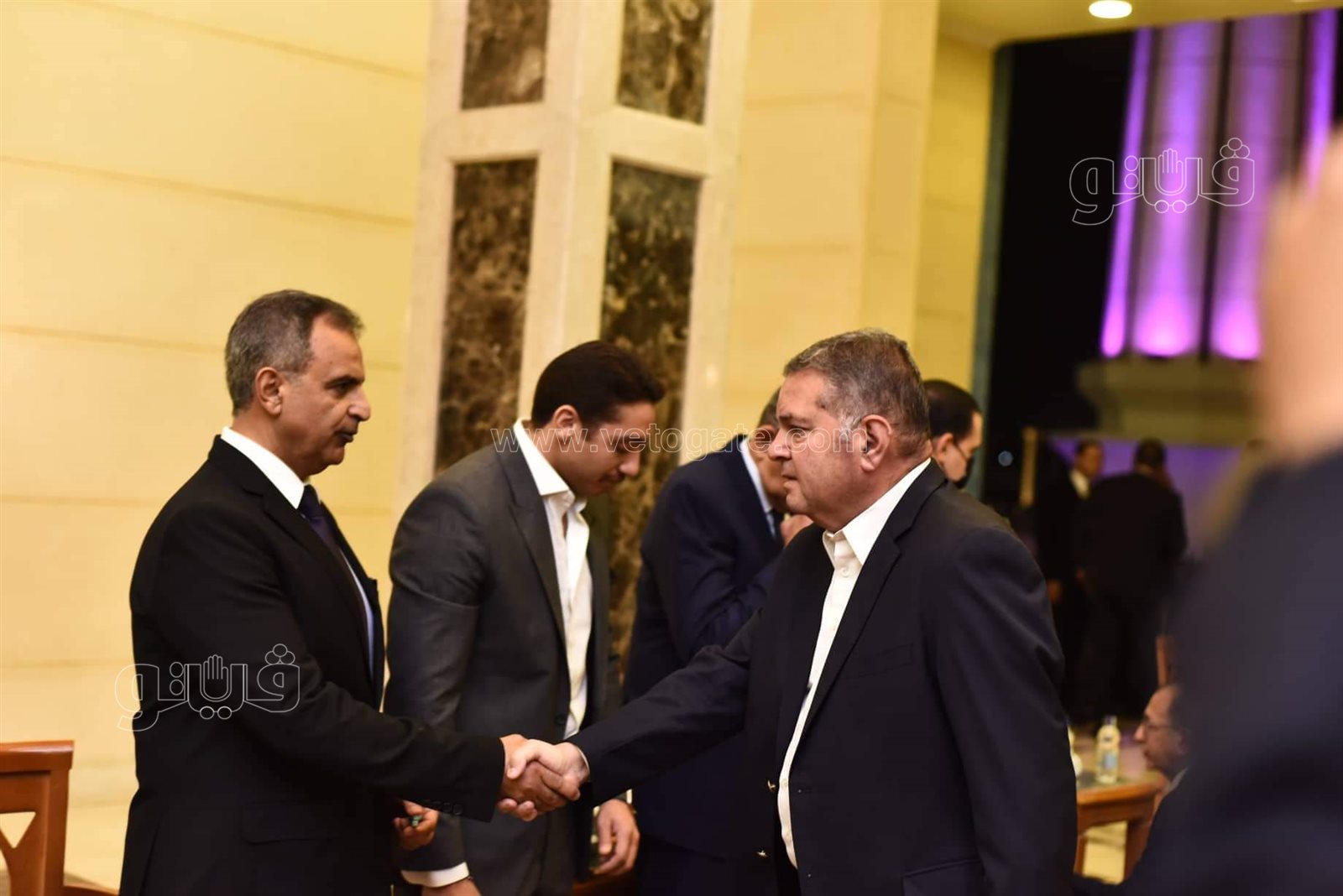 وزير الاتصالات ومحافظ الجيزة ووزيرة التخطيط يشاركون فى عزاء في وزير الصناعة الأسبق (15)