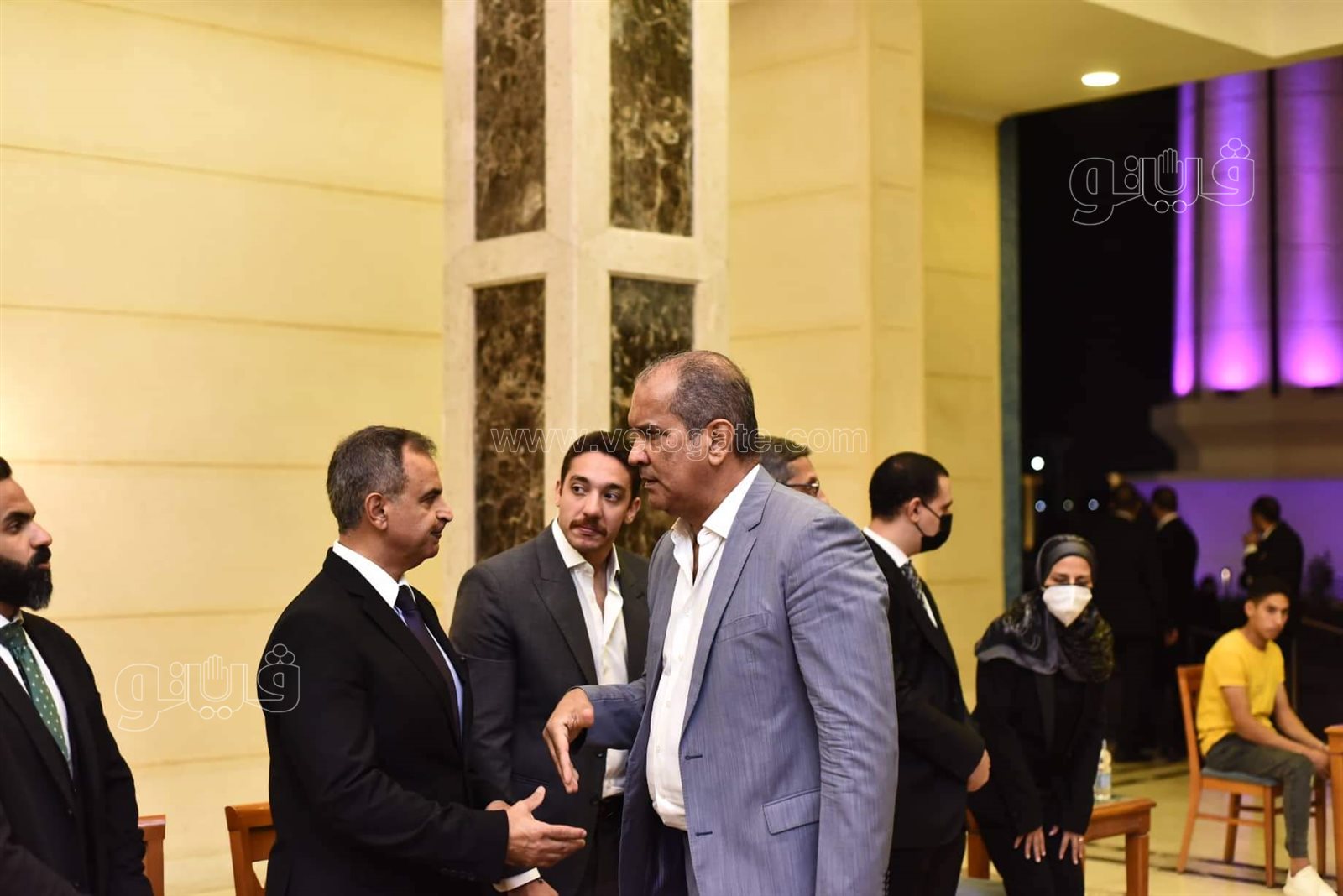 وزير الاتصالات ومحافظ الجيزة ووزيرة التخطيط يشاركون فى عزاء في وزير الصناعة الأسبق (16)