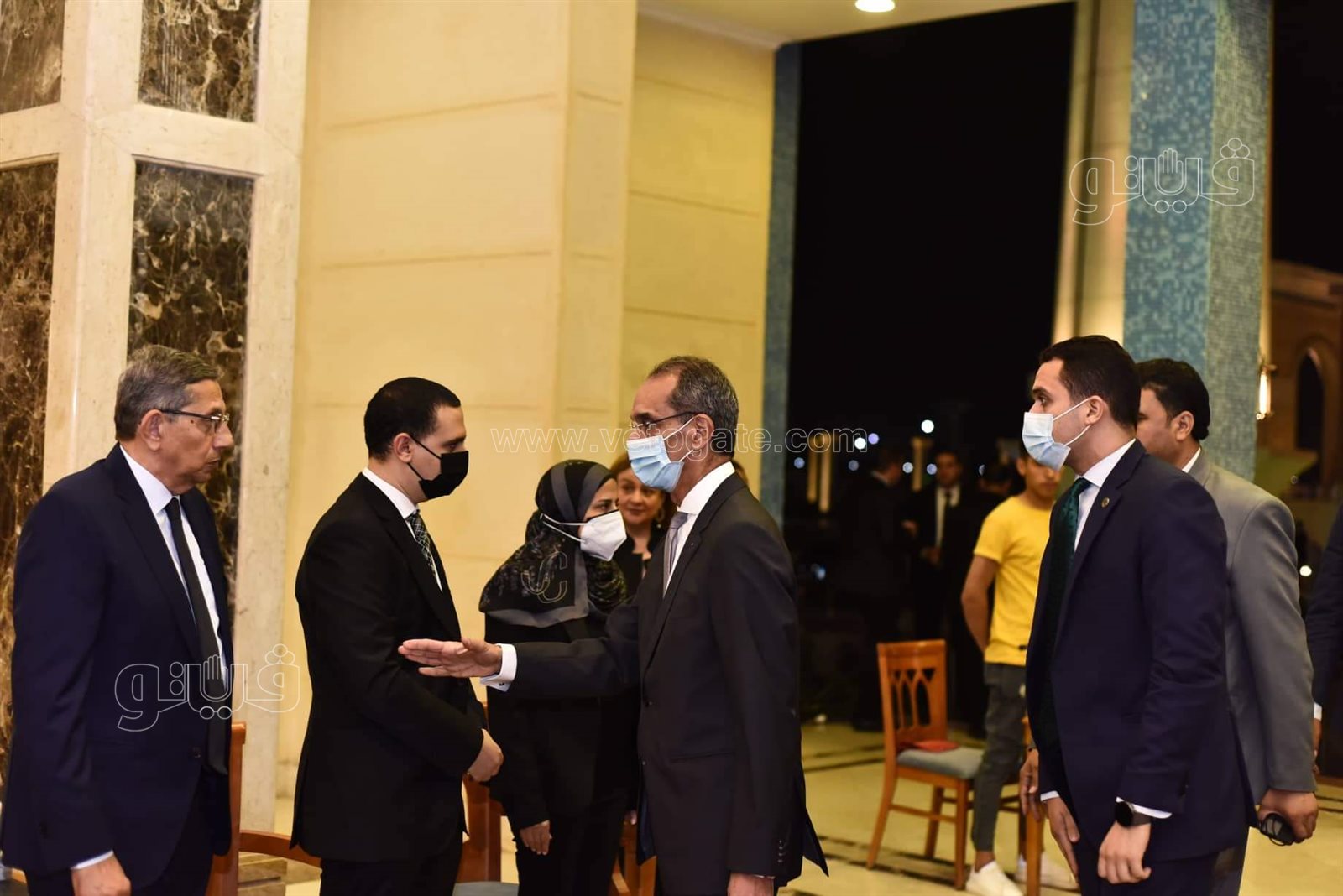 وزير الاتصالات ومحافظ الجيزة ووزيرة التخطيط يشاركون فى عزاء في وزير الصناعة الأسبق (17)