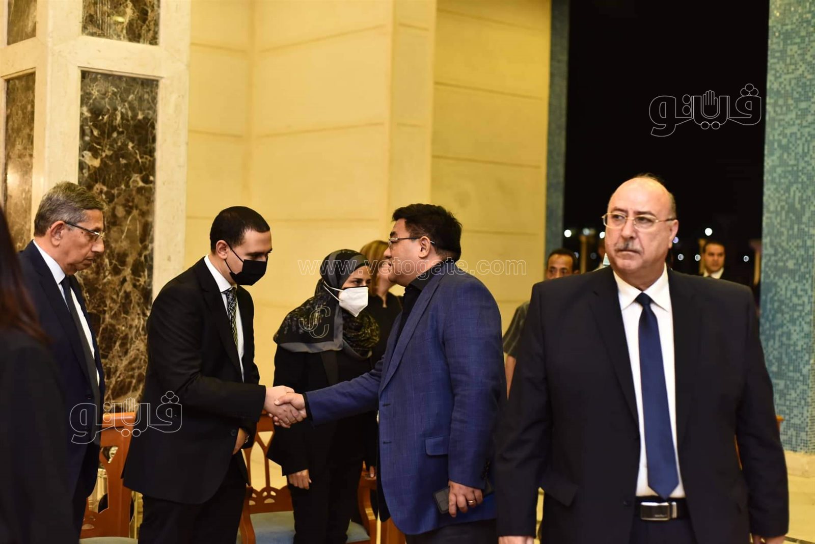 وزير الاتصالات ومحافظ الجيزة ووزيرة التخطيط يشاركون فى عزاء في وزير الصناعة الأسبق (18)