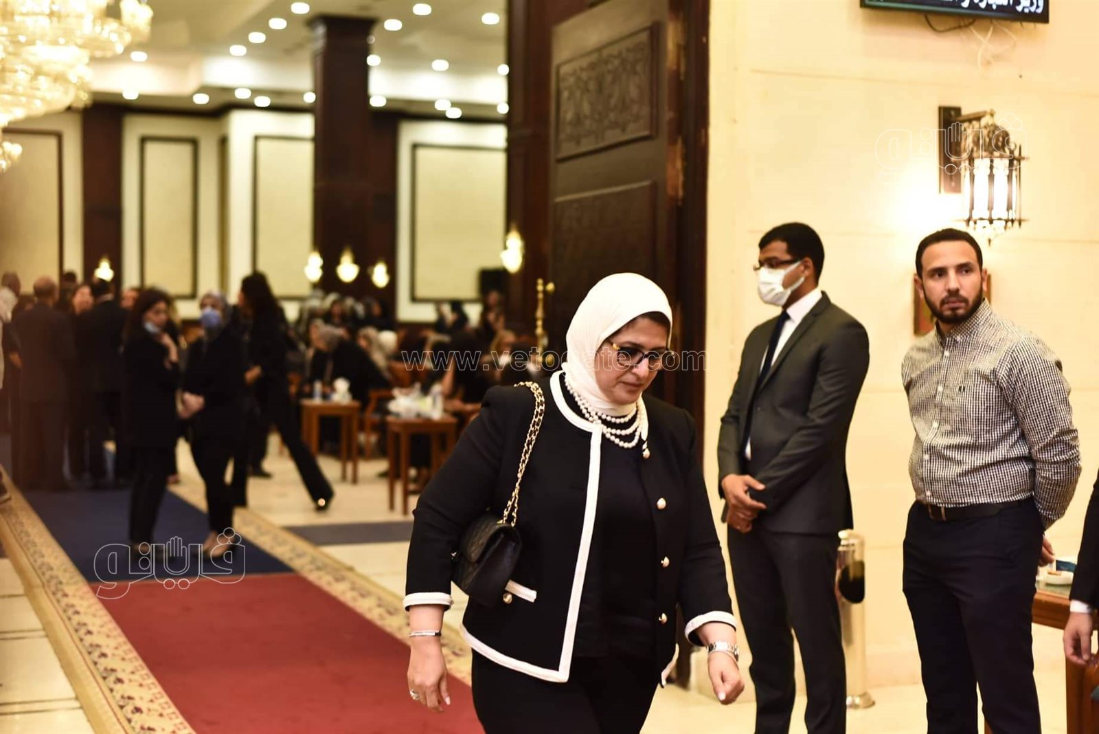 هالة زايد بدون حراسة في عزاء وزير الصناعة والتجارة الأسبق (6)