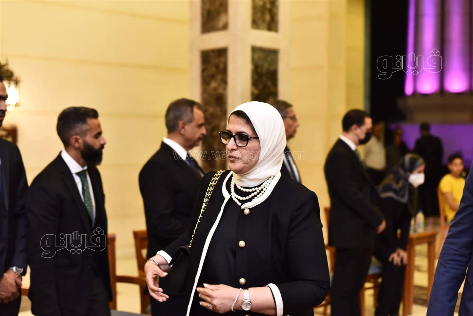 هالة زايد بدون حراسة في عزاء وزير الصناعة والتجارة الأسبق (12)