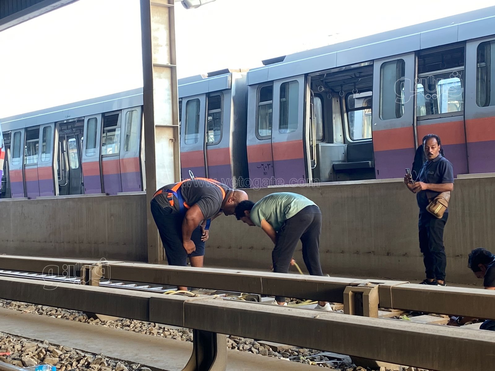 مرضى السرطان يلتقطون الصور التذكارية مع كابونجا قبل سحب المترو (3)