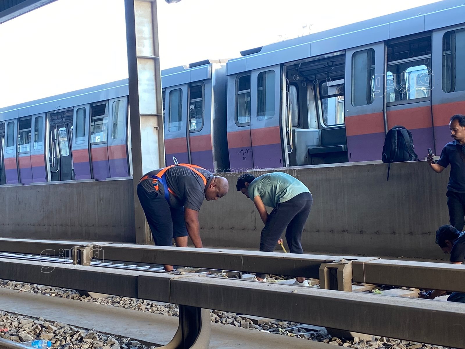 مرضى السرطان يلتقطون الصور التذكارية مع كابونجا قبل سحب المترو (6)