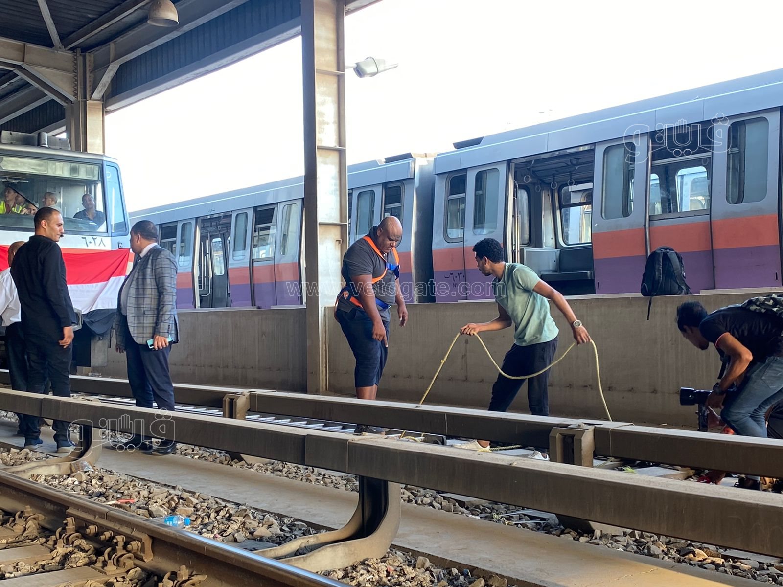 مرضى السرطان يلتقطون الصور التذكارية مع كابونجا قبل سحب المترو (8)