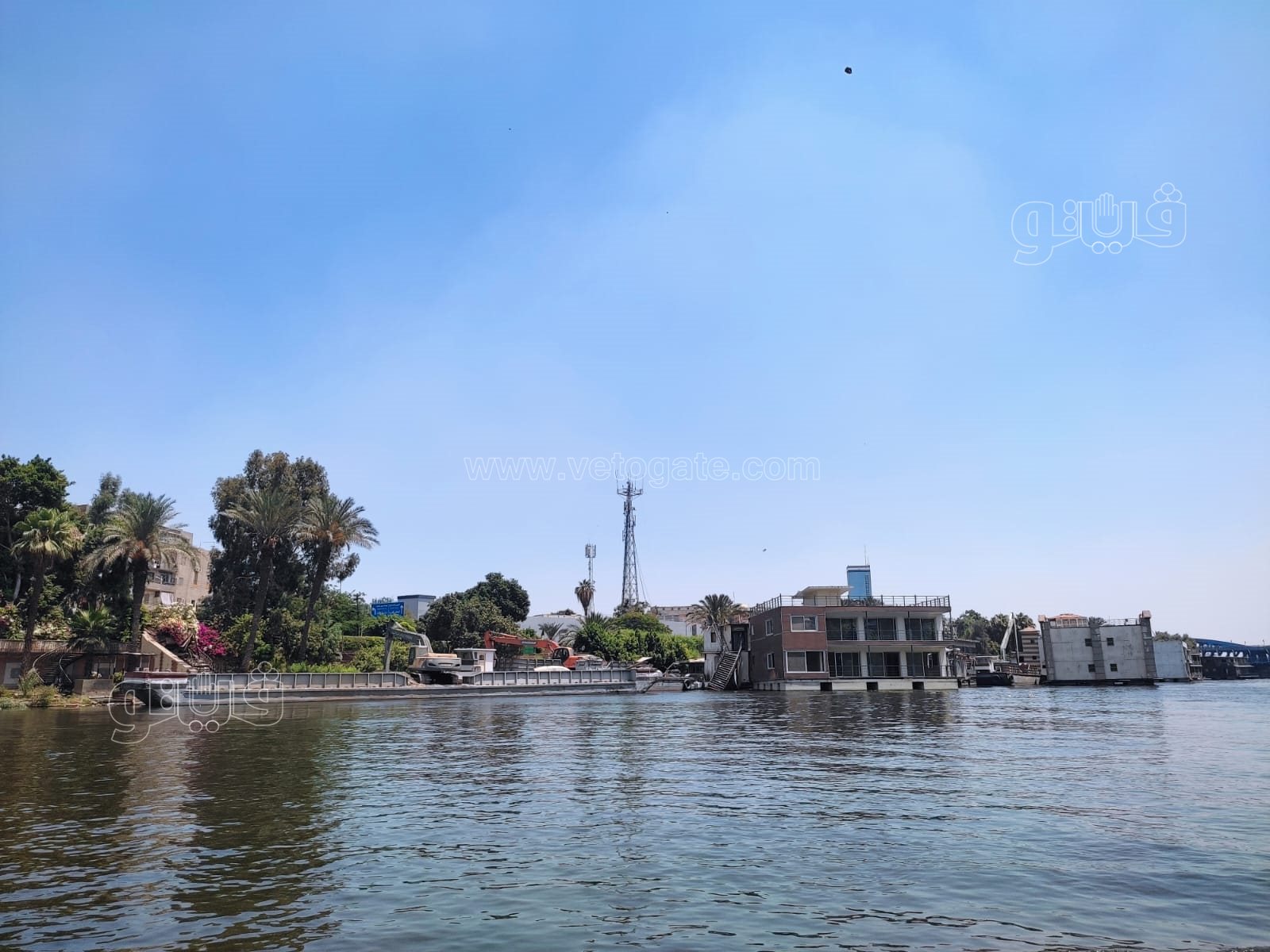 ازالة اكثر من 15 عائمة على نيل القاهرة (1)