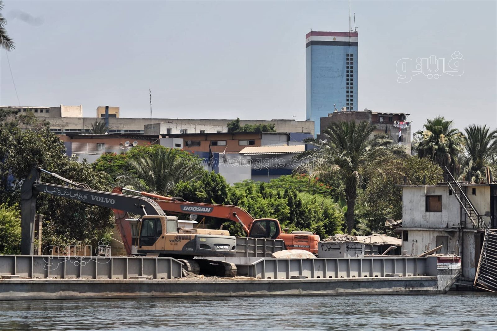 ازالة اكثر من 15 عائمة على نيل القاهرة (8)