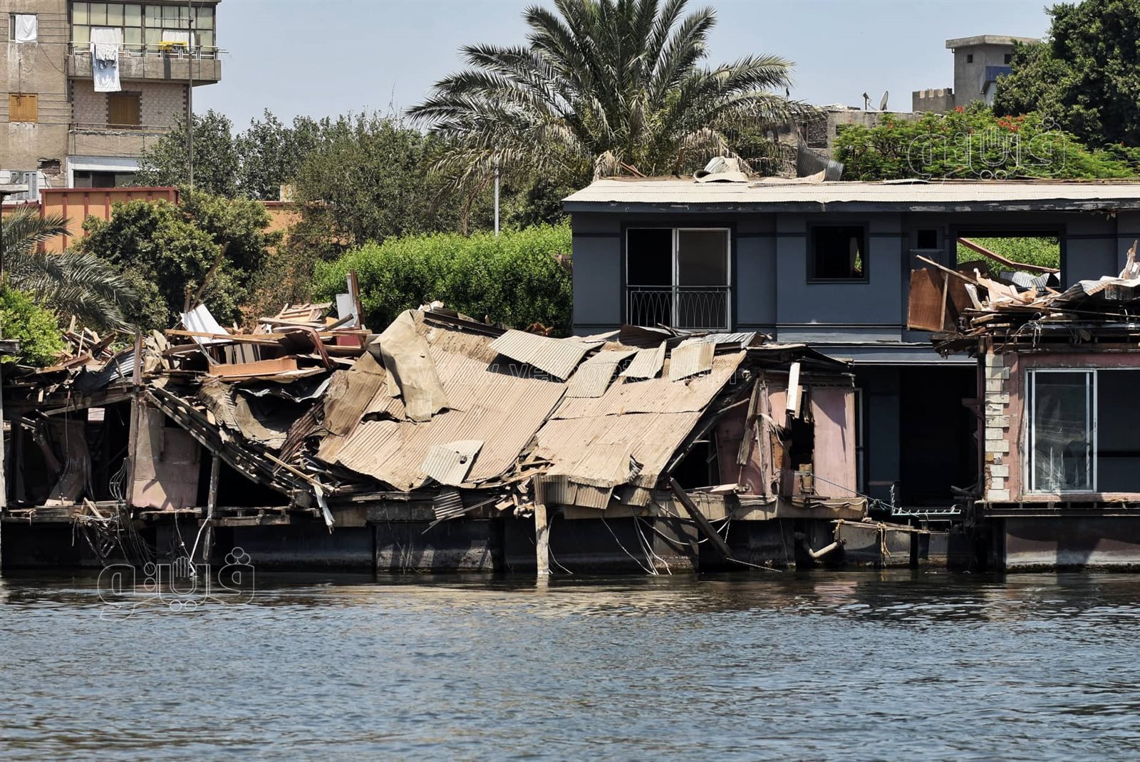 ازالة اكثر من 15 عائمة على نيل القاهرة (28)