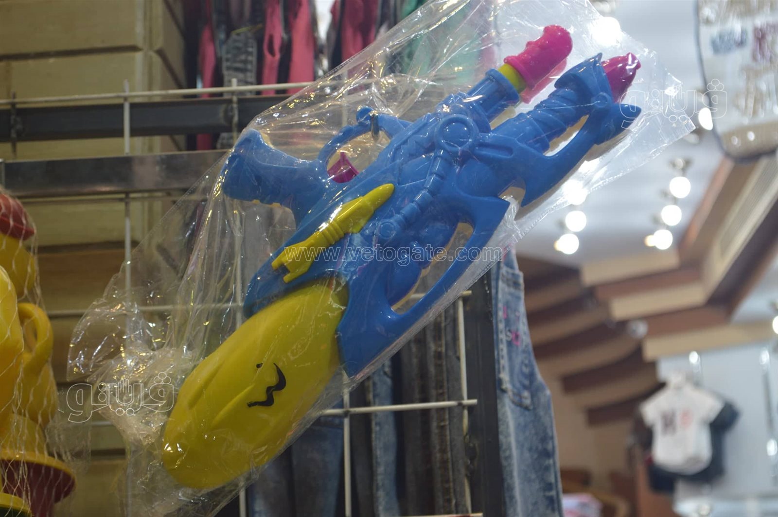 أسعار المايوهات وألعاب المصيف في العتبة (5)