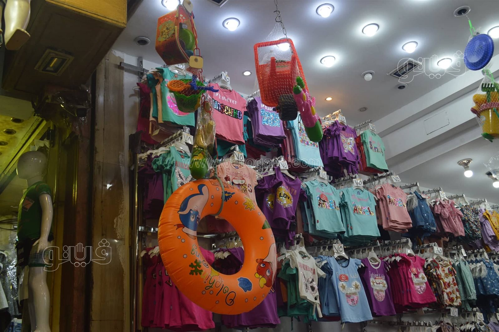 أسعار المايوهات وألعاب المصيف في العتبة (6)