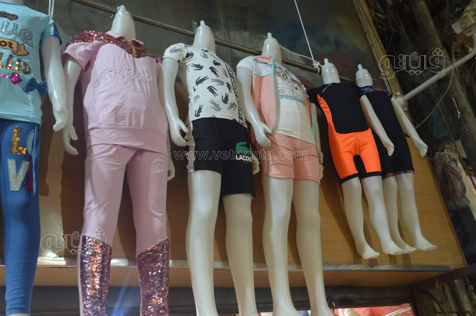 أسعار المايوهات وألعاب المصيف في العتبة (13)