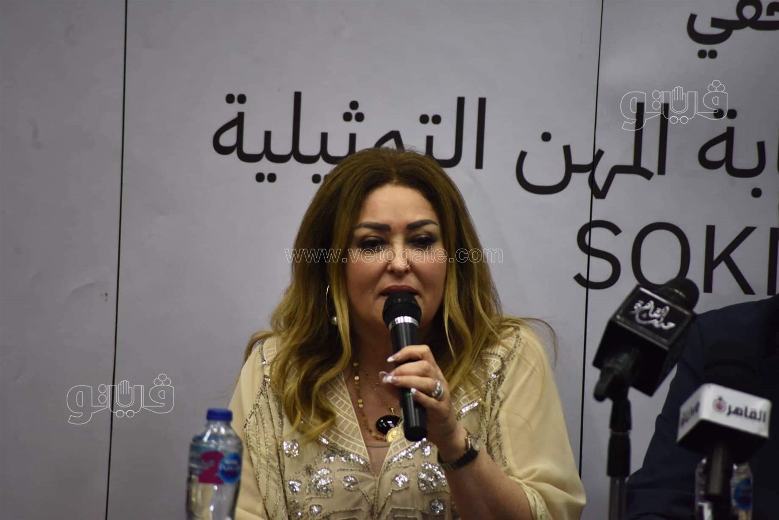 أشرف زكي الفنانين والصحفيين عانوا من المندسين في الجنازات ممن ينتهكون حرمة الموت (26)