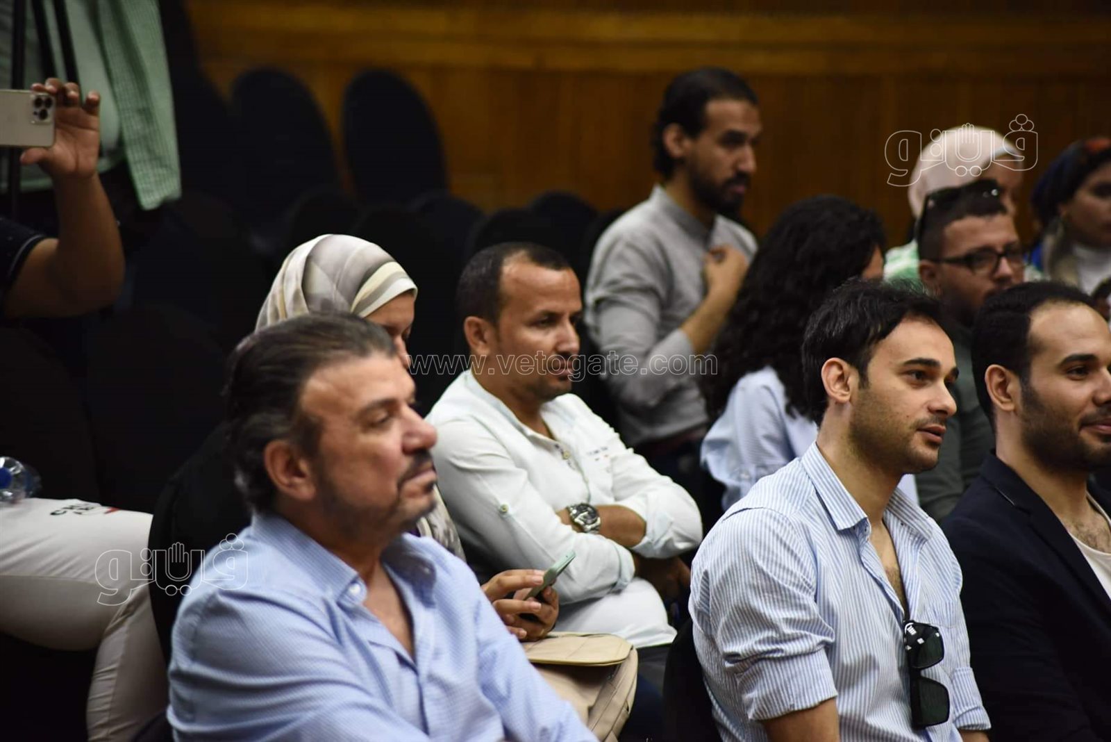 أشرف زكي الفنانين والصحفيين عانوا من المندسين في الجنازات ممن ينتهكون حرمة الموت (27)