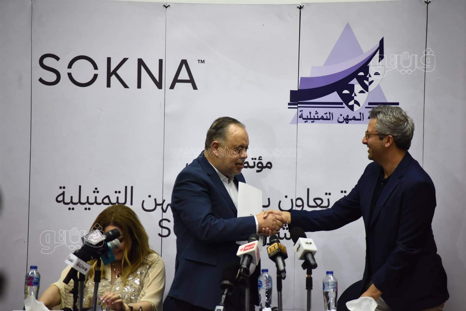 أشرف زكي الفنانين والصحفيين عانوا من المندسين في الجنازات ممن ينتهكون حرمة الموت (31)