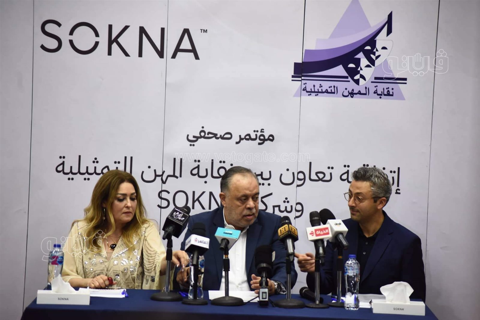 أشرف زكي الفنانين والصحفيين عانوا من المندسين في الجنازات ممن ينتهكون حرمة الموت (33)