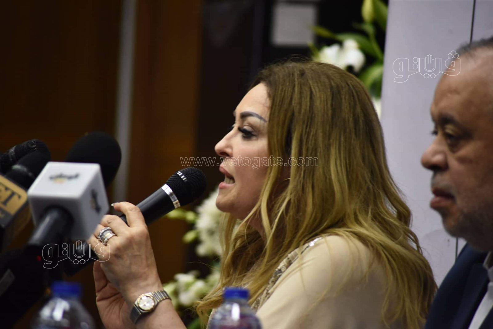 أشرف زكي الفنانين والصحفيين عانوا من المندسين في الجنازات ممن ينتهكون حرمة الموت (40)