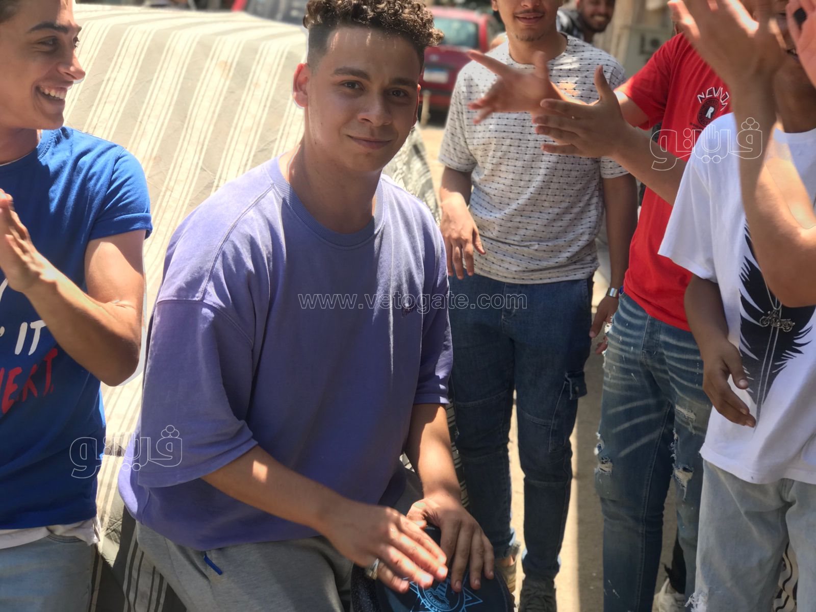 بالطبل والرقص.. احتفال طلاب الثانوية الأزهرية بانتهاء الامتحانات (3)