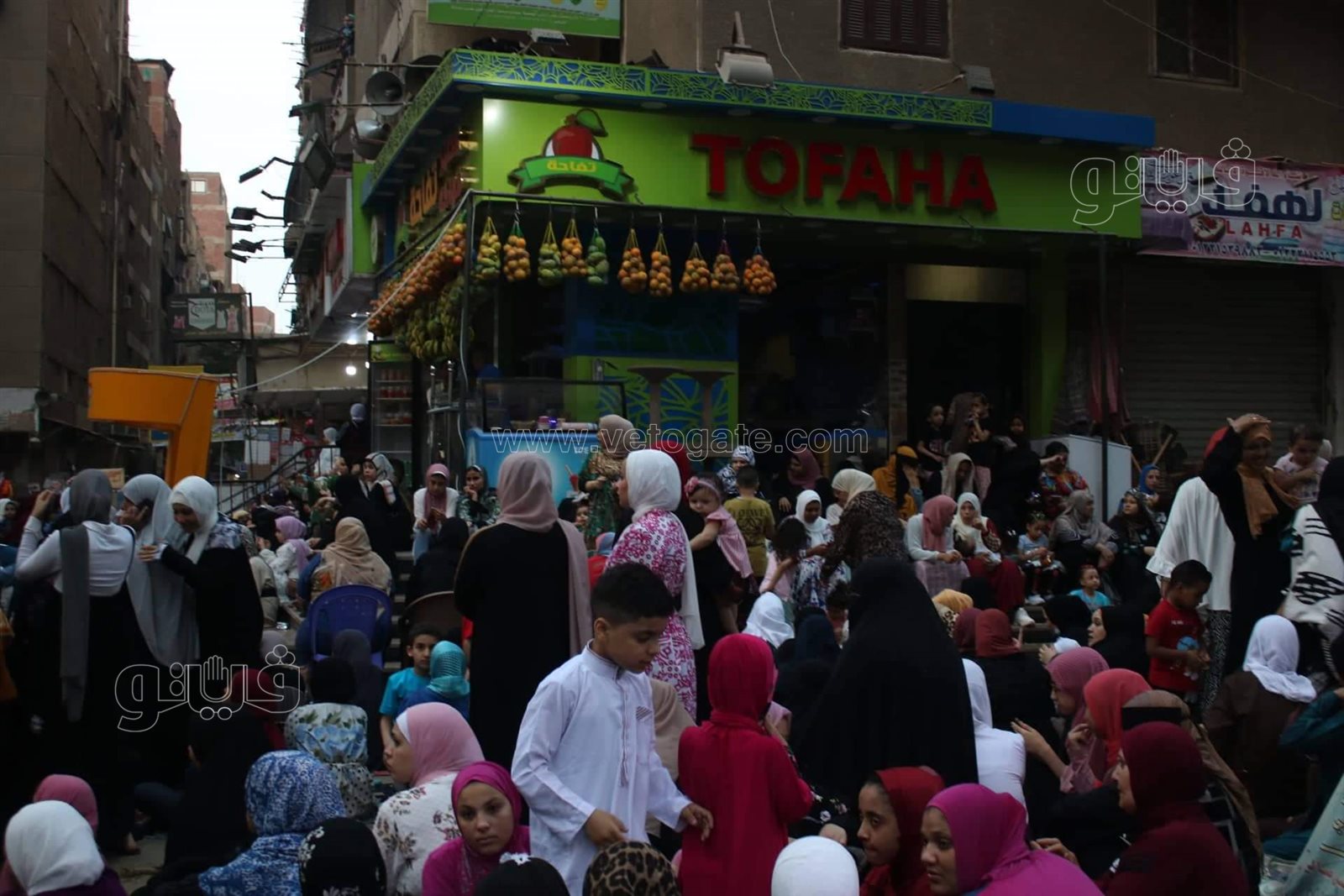 كنيسة ومسجد وشلالات البلالين..صلاة العيد في المعادي شكل تاني (5)