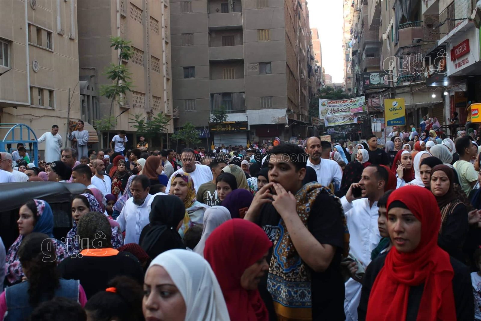 كنيسة ومسجد وشلالات البلالين..صلاة العيد في المعادي شكل تاني (9)