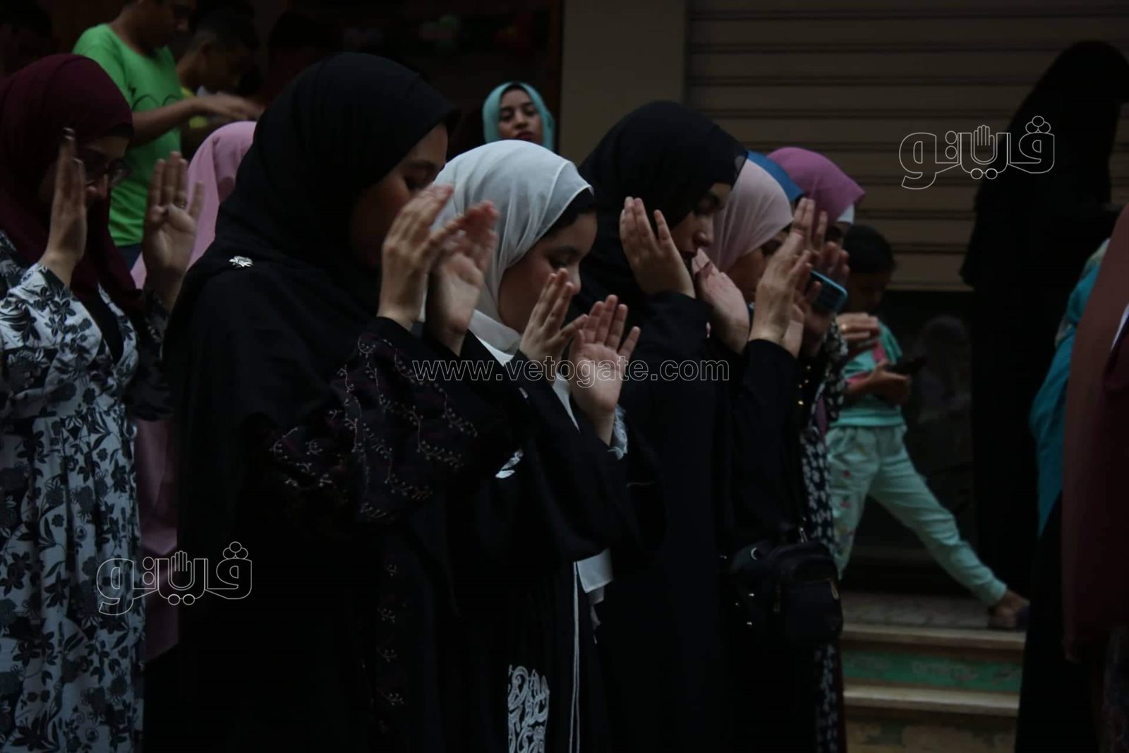 كنيسة ومسجد وشلالات البلالين..صلاة العيد في المعادي شكل تاني (20)