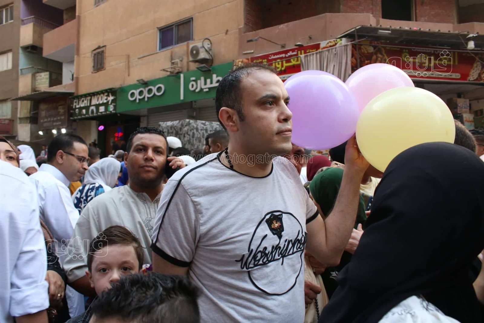 كنيسة ومسجد وشلالات البلالين..صلاة العيد في المعادي شكل تاني (29)