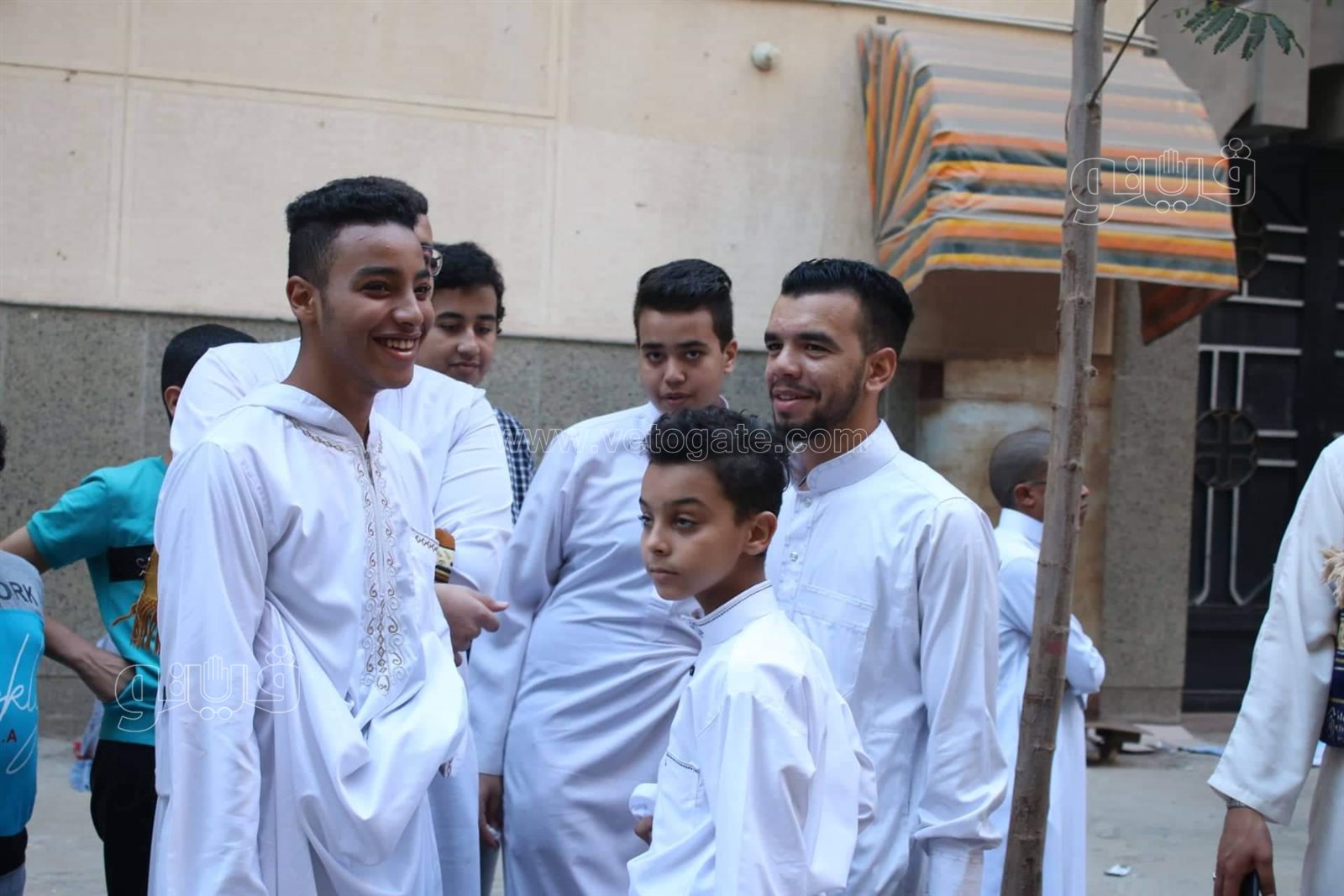 كنيسة ومسجد وشلالات البلالين..صلاة العيد في المعادي شكل تاني (30)