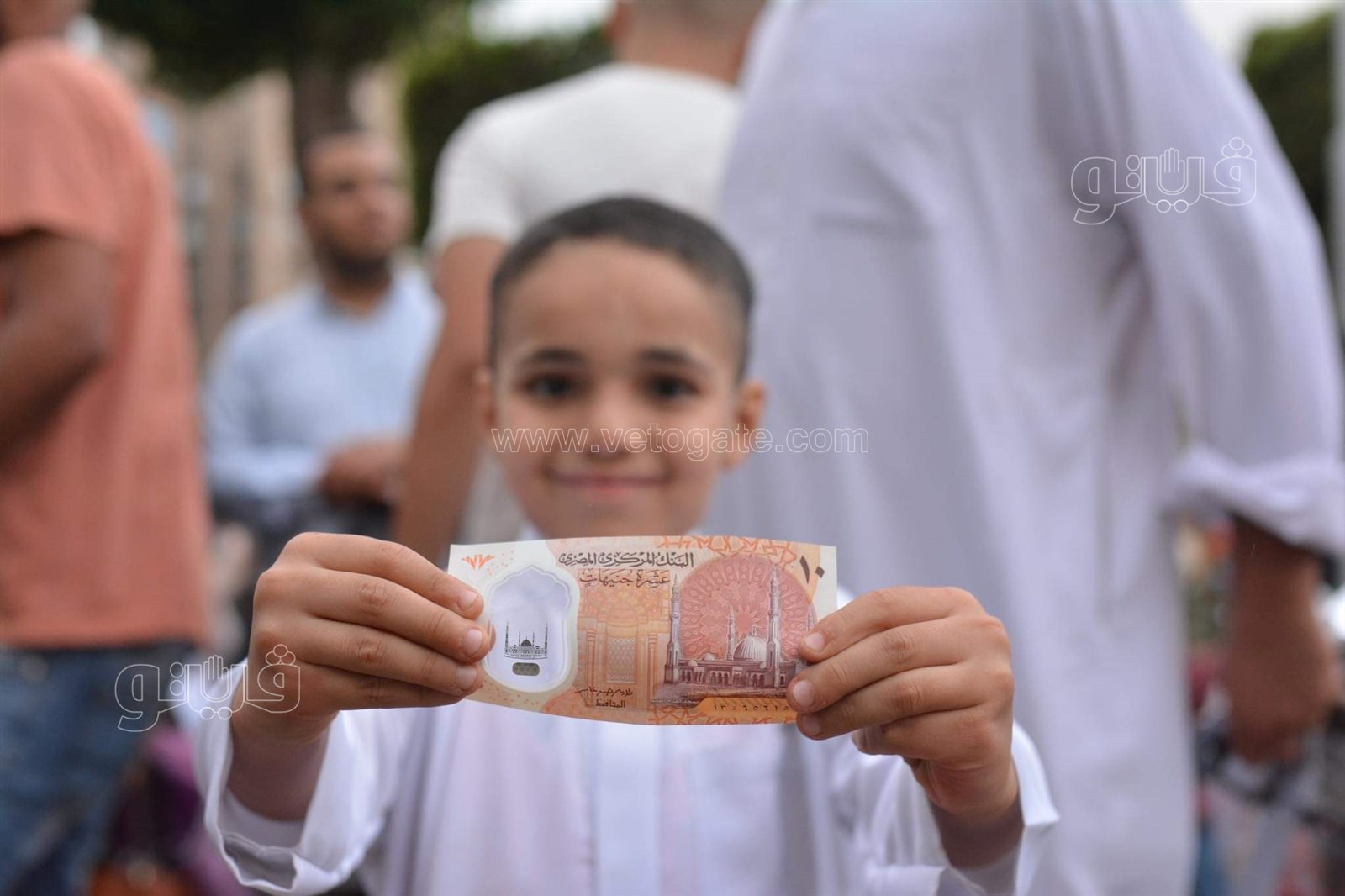  العشرة جنيهات البلاستيكية حاضرة في عيد الأضحى (13)