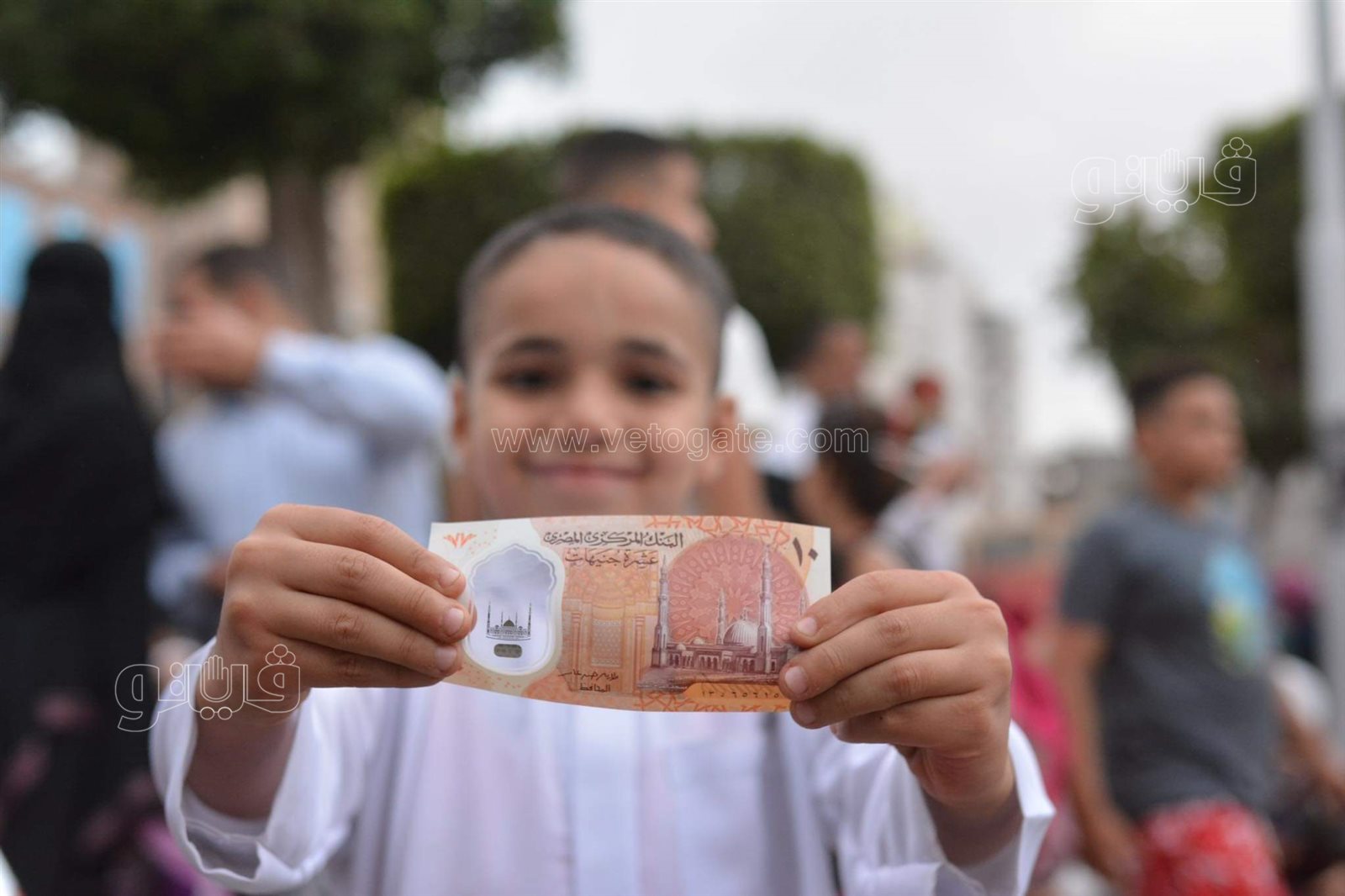  العشرة جنيهات البلاستيكية حاضرة في عيد الأضحى (15)