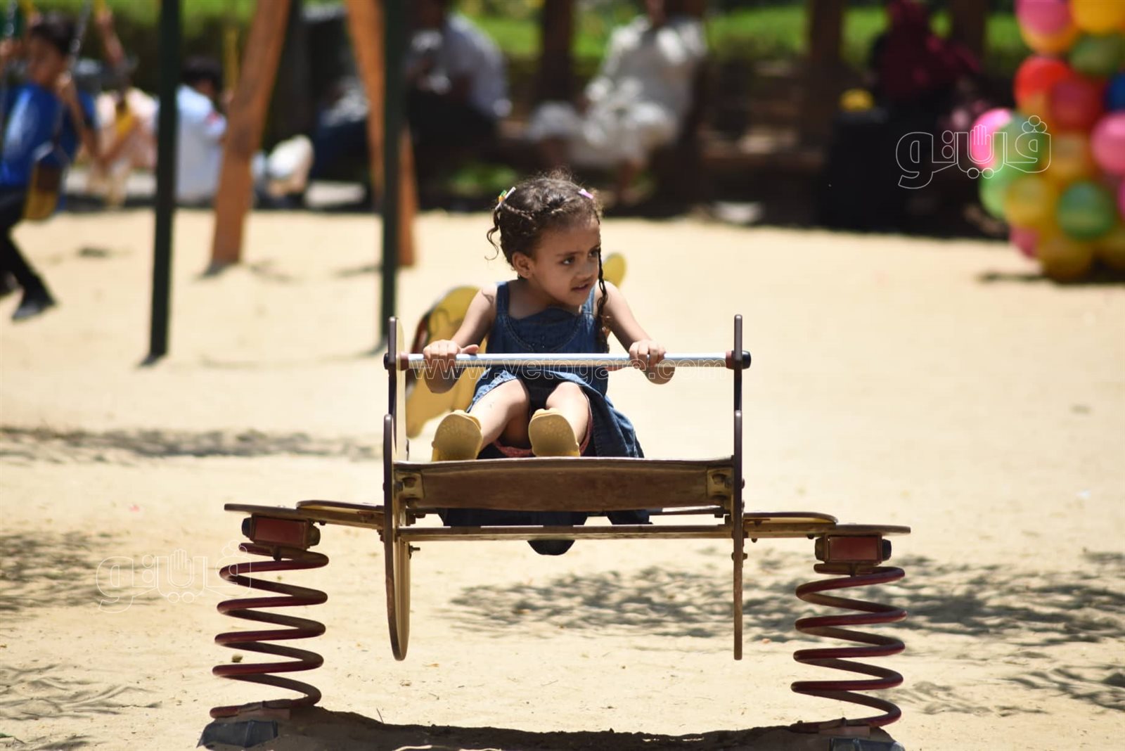 الملاهي تجذب زوار حديقة الأزهر في أول أيام العيد (2)