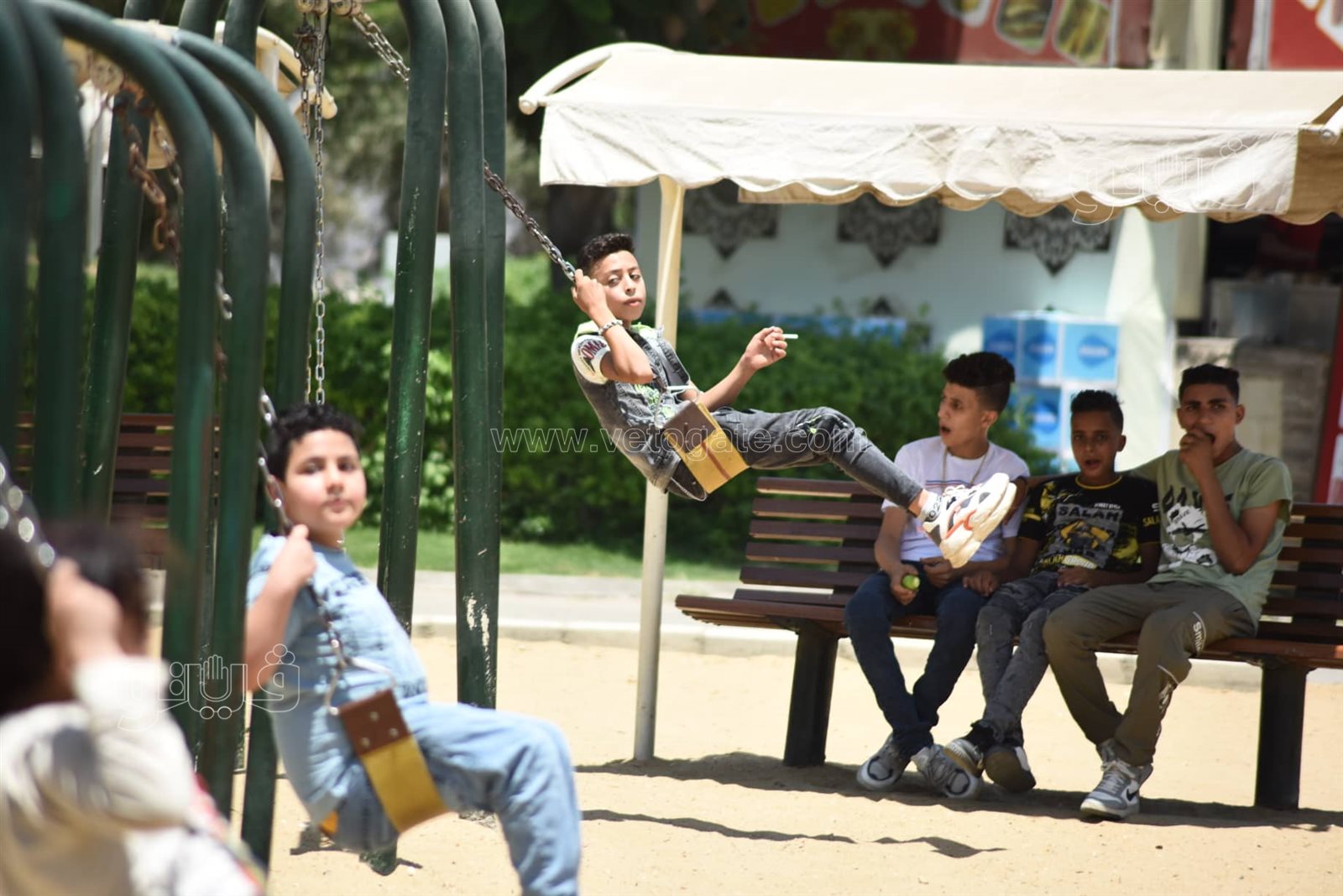 الملاهي تجذب زوار حديقة الأزهر في أول أيام العيد (10)