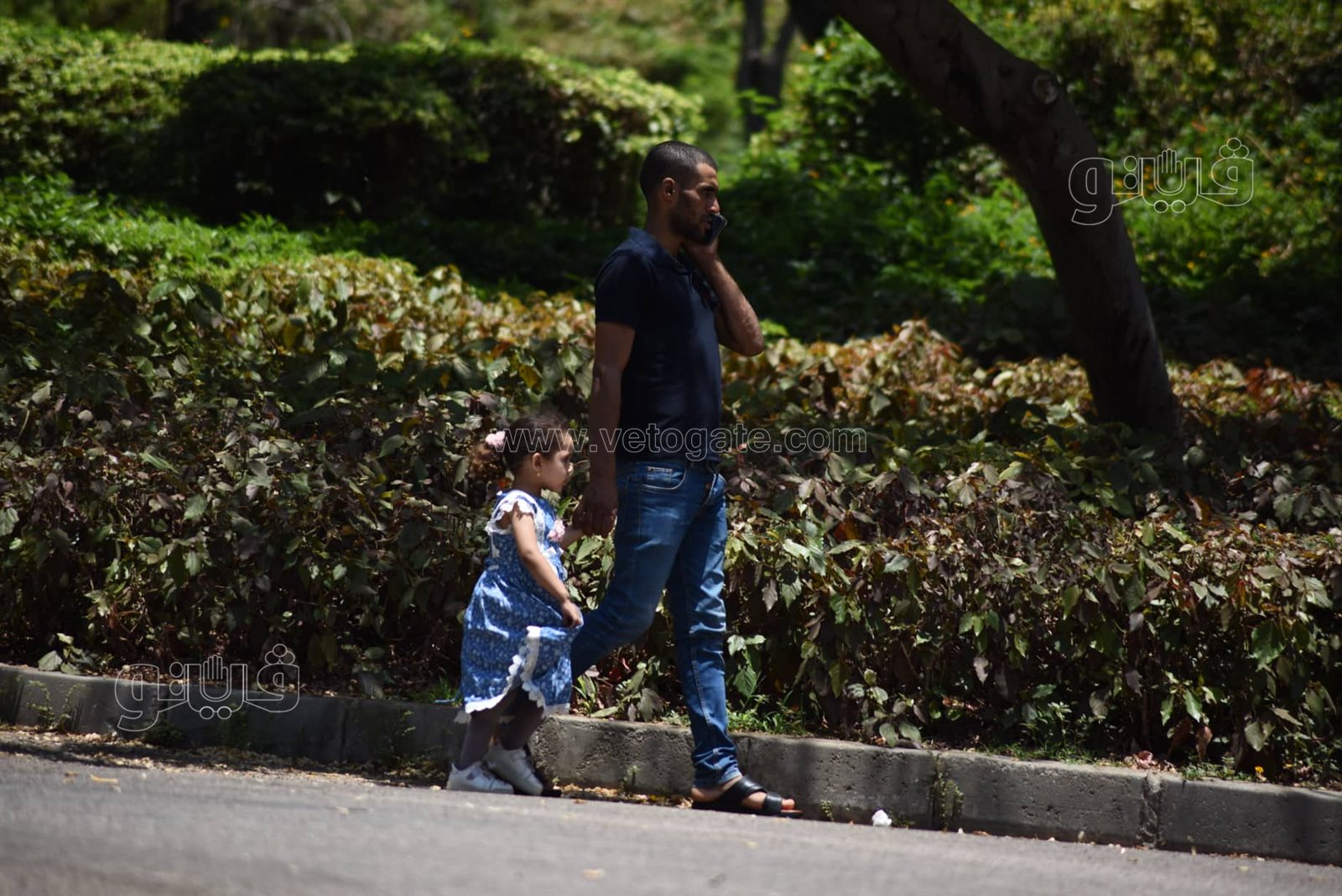 الآباء يرسمون الفرحة على وجوه أطفالهم في العيد (3)