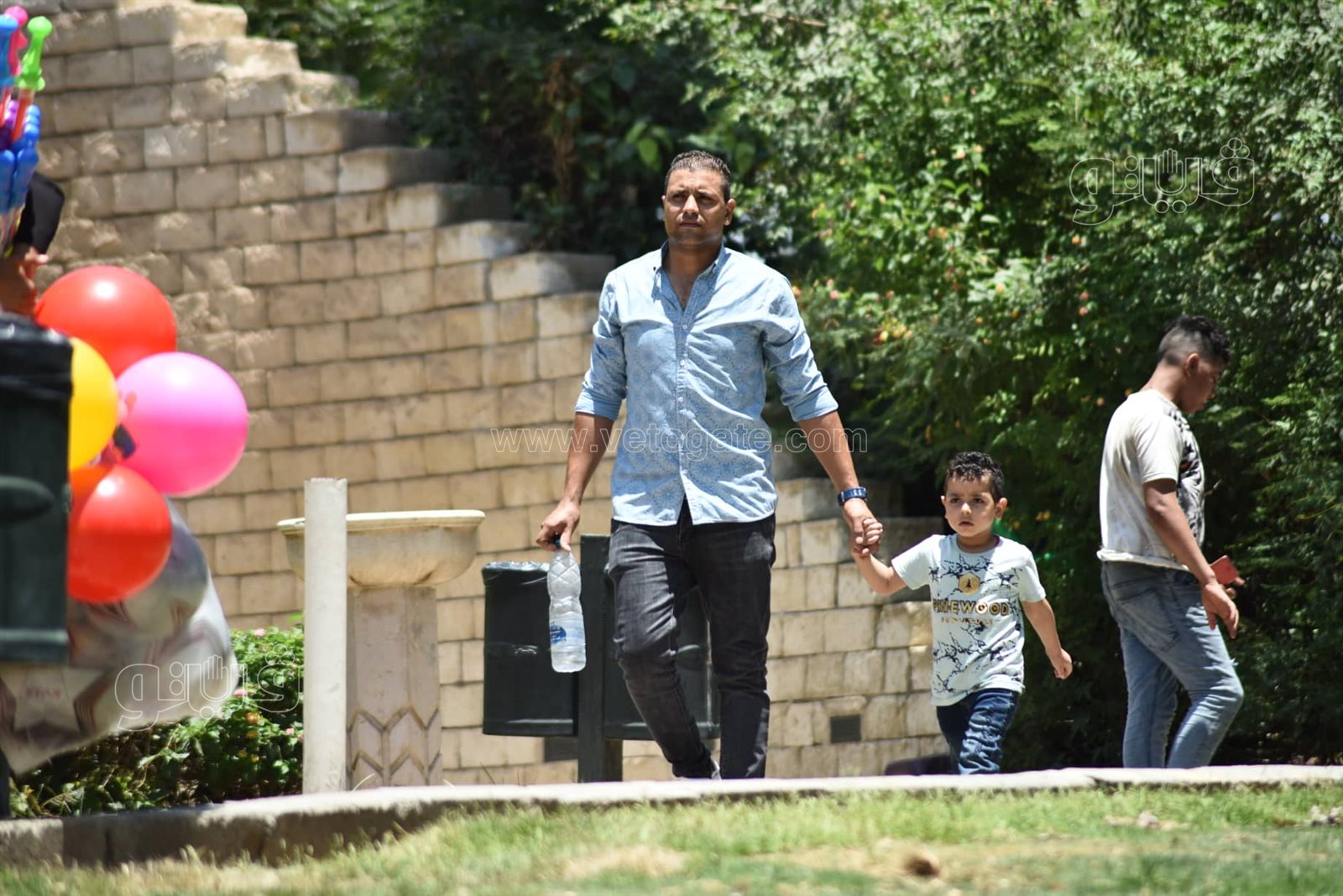 الآباء يرسمون الفرحة على وجوه أطفالهم في العيد (5)