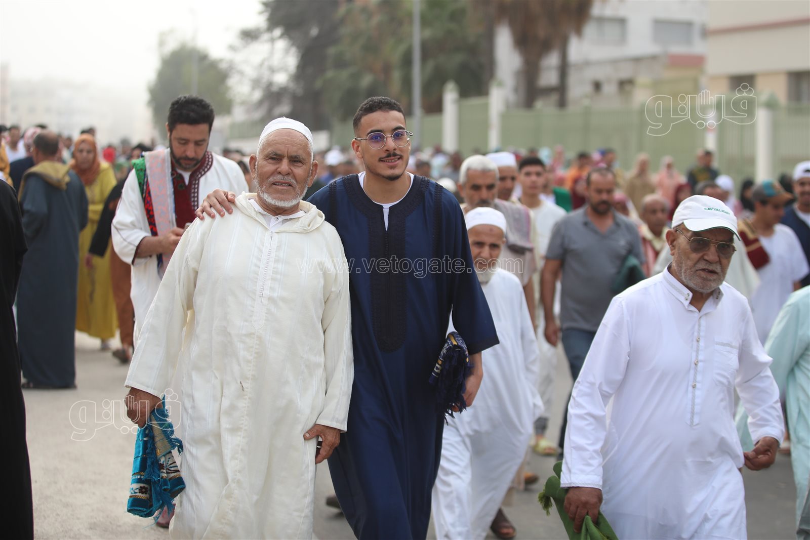  المغاربة يؤدون صلاة عيد الأضحى في ساحة مولاي رشيد (20)