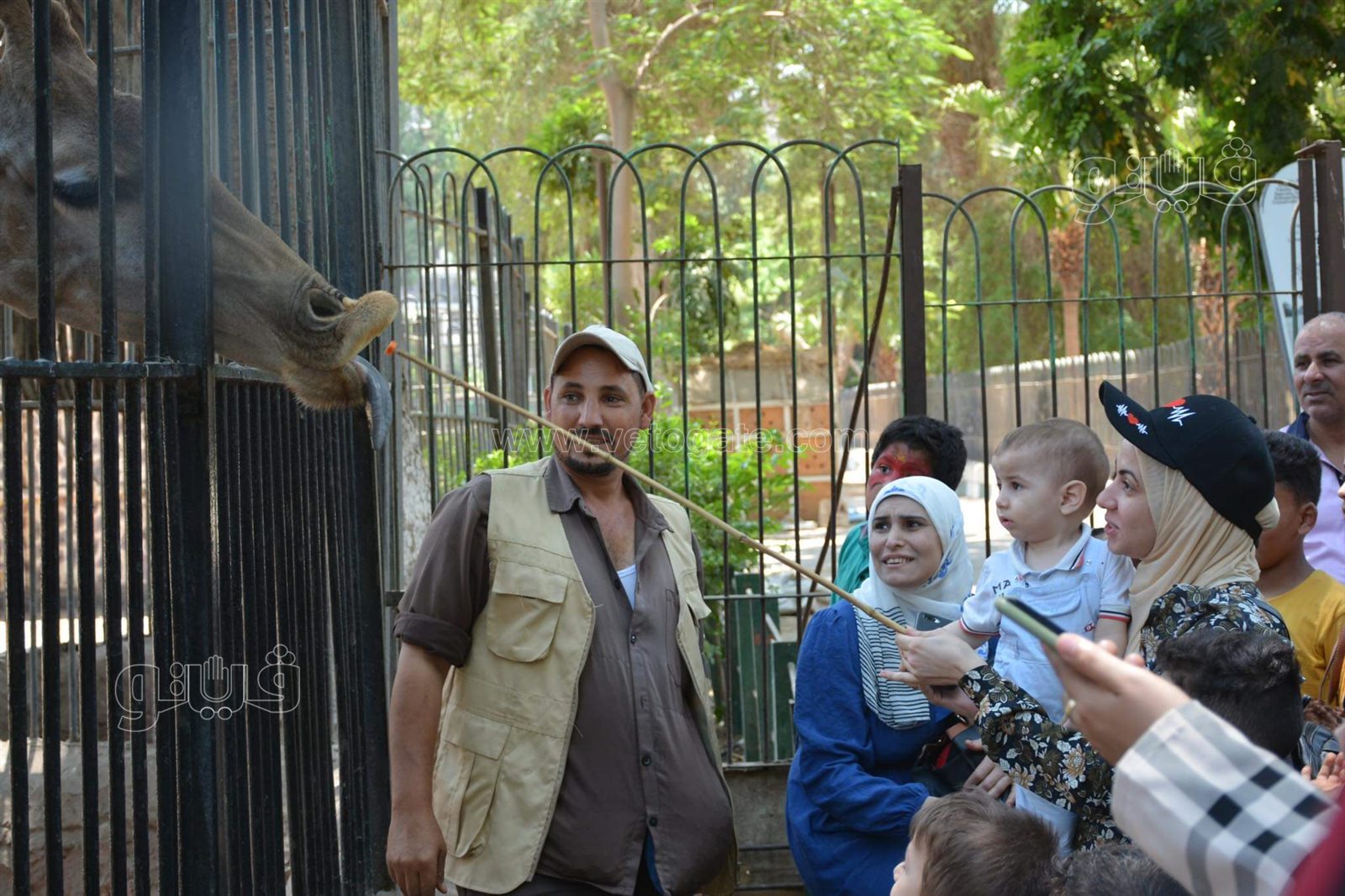 وسط أنغام الدي چي وتلوين وشوش الاطفال.. إقبال على حديقة الحيوان في ثالث ايام الاضحى (2)
