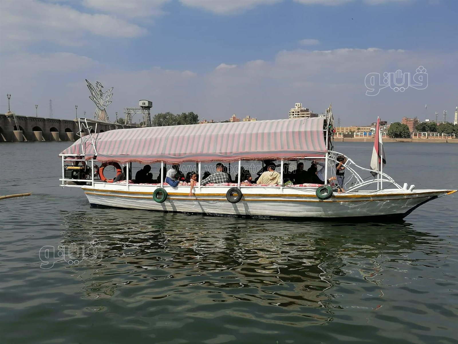 قعدة النيل والملاهي.. أبرز مظاهر احتفال زوار القناطر الخيرية بثالث أيام العيد (21)