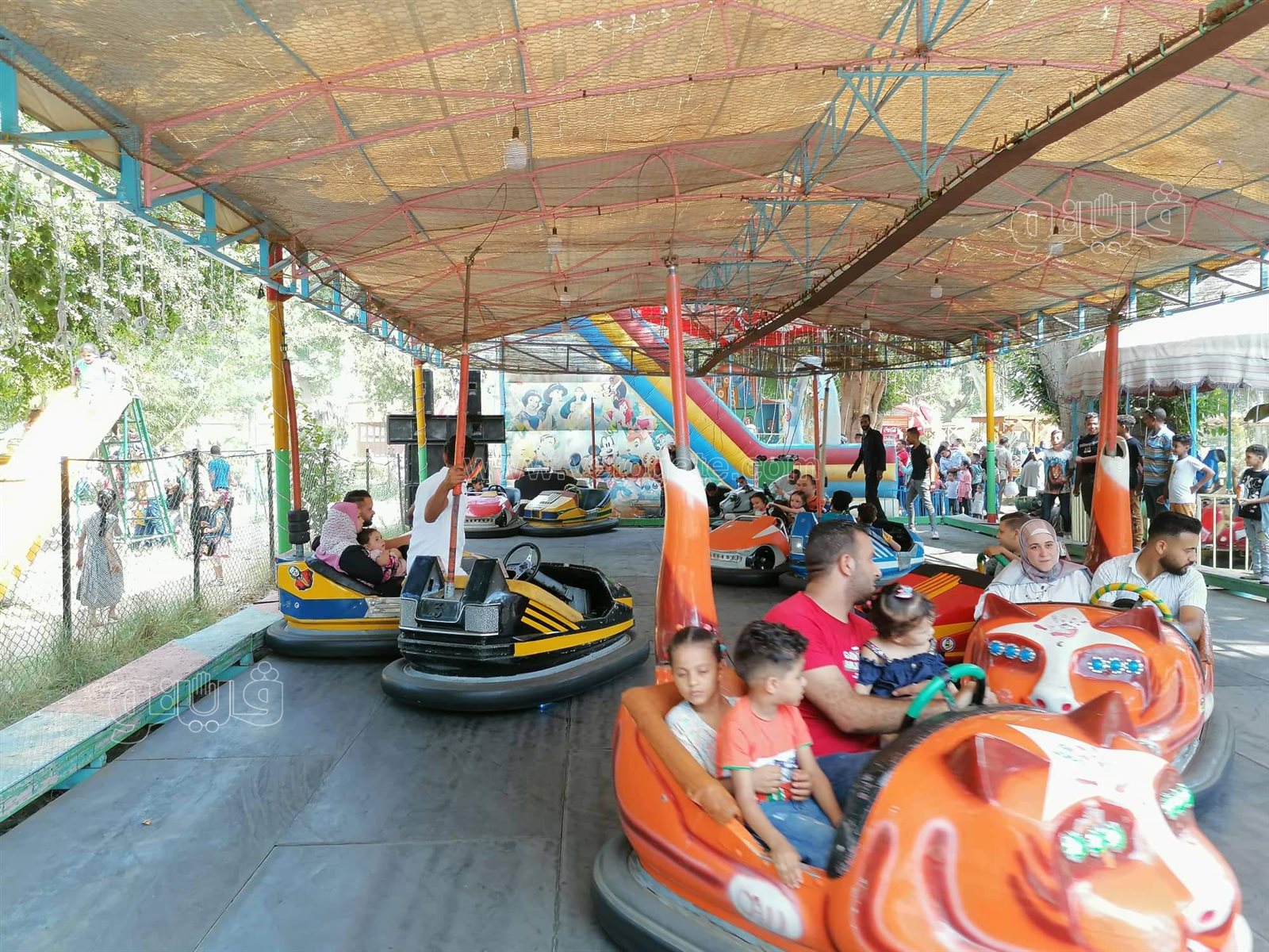 قعدة النيل والملاهي.. أبرز مظاهر احتفال زوار القناطر الخيرية بثالث أيام العيد (30)