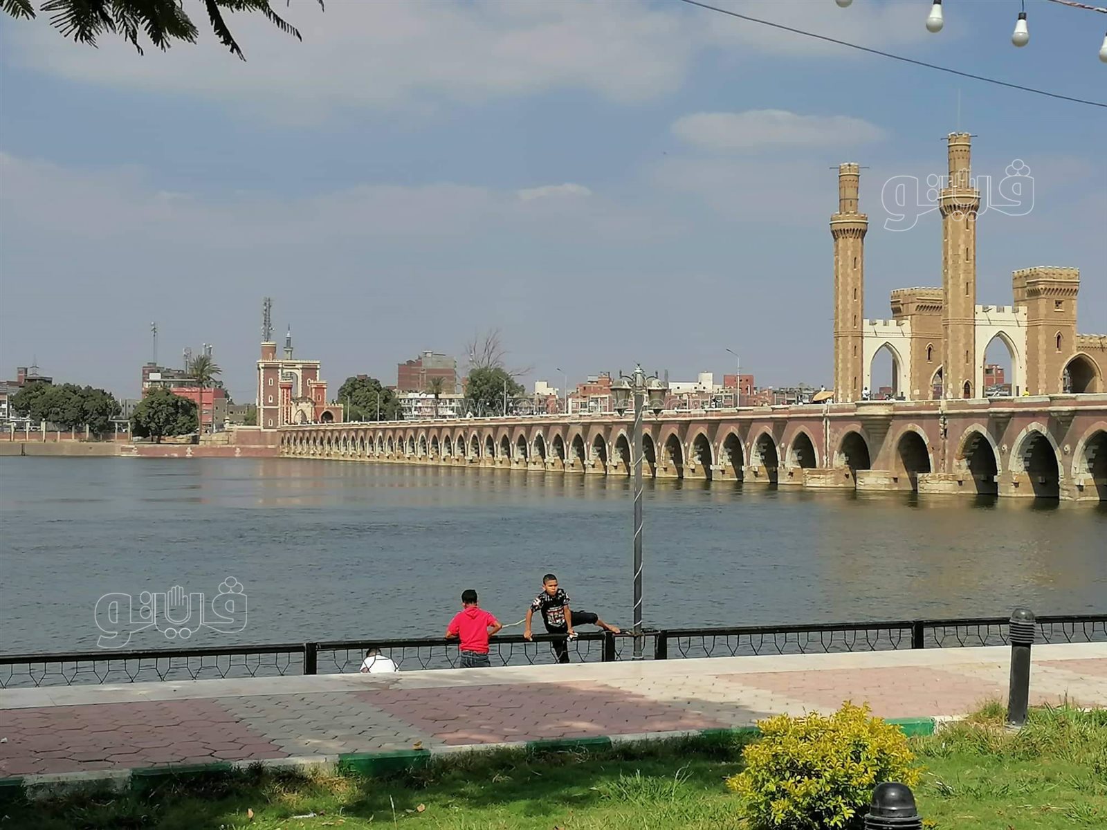 قعدة النيل والملاهي.. أبرز مظاهر احتفال زوار القناطر الخيرية بثالث أيام العيد (31)