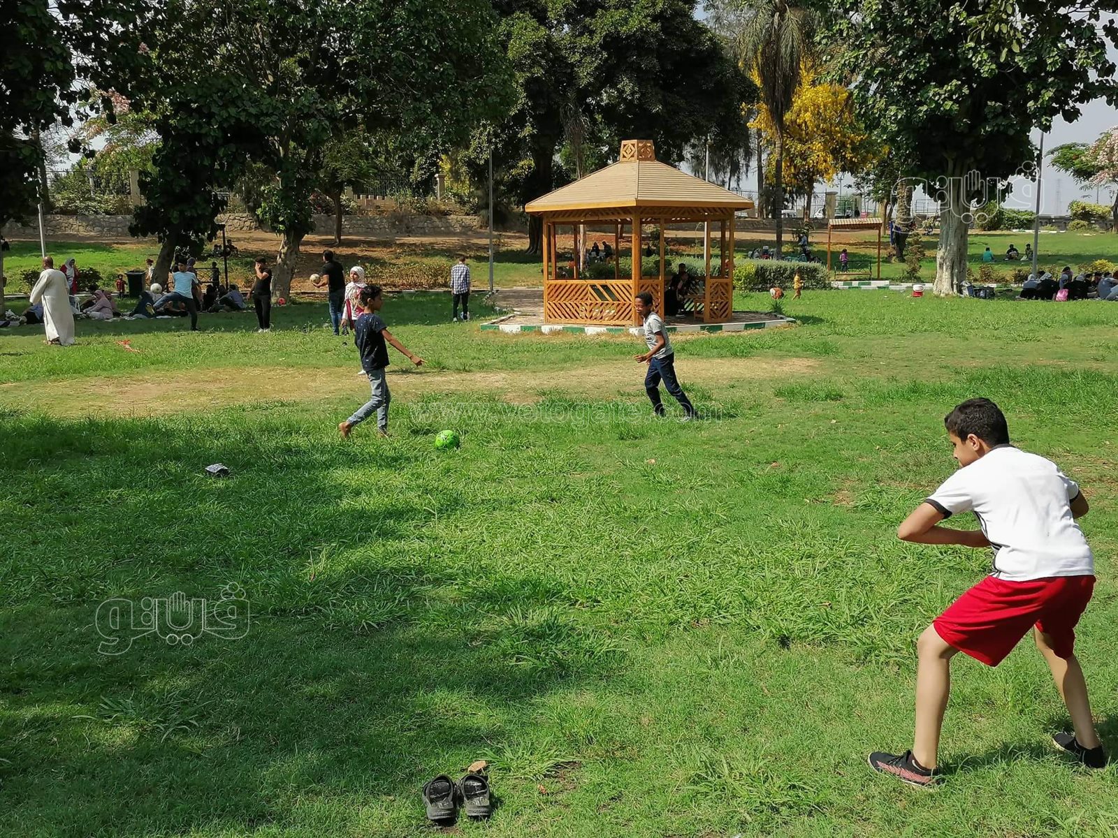 قعدة النيل والملاهي.. أبرز مظاهر احتفال زوار القناطر الخيرية بثالث أيام العيد (35)