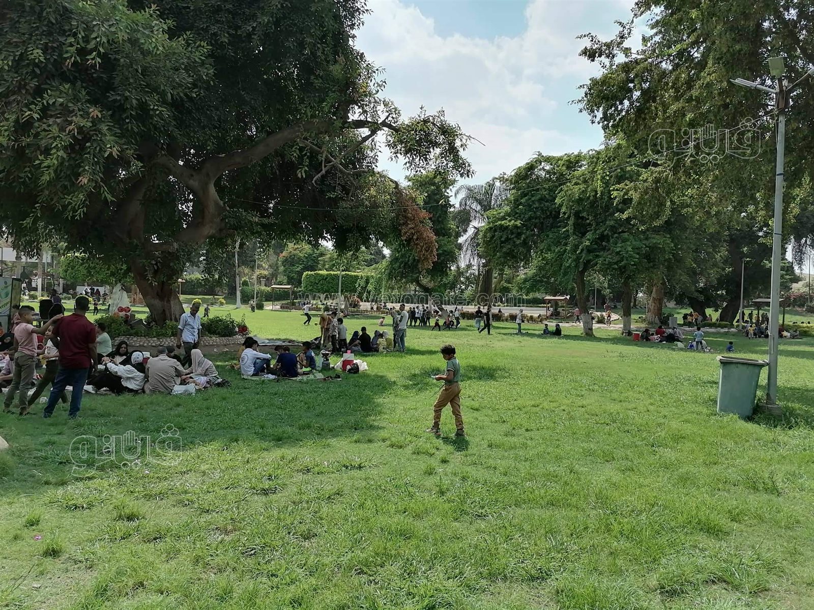 قعدة النيل والملاهي.. أبرز مظاهر احتفال زوار القناطر الخيرية بثالث أيام العيد (51)