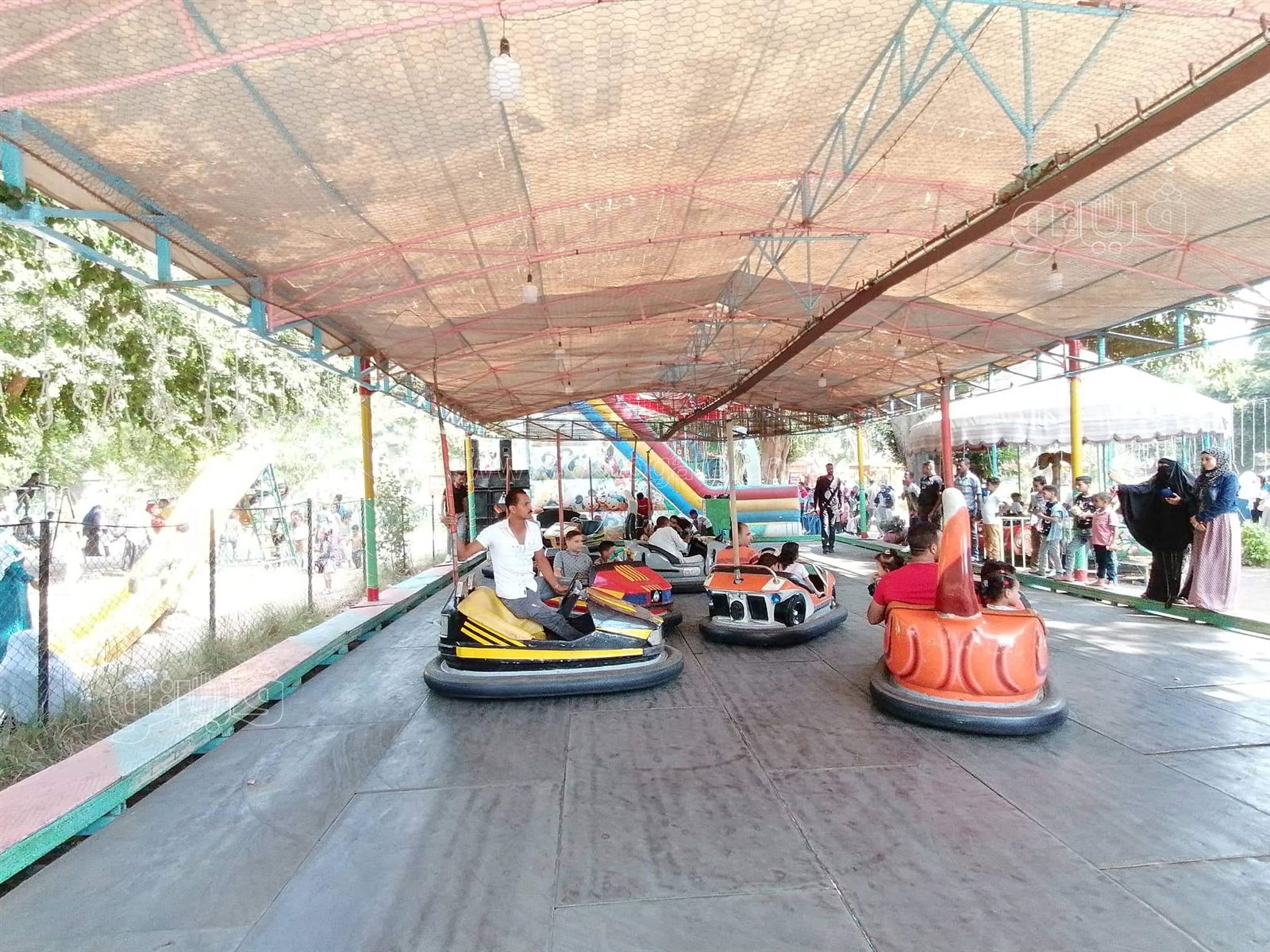 قعدة النيل والملاهي.. أبرز مظاهر احتفال زوار القناطر الخيرية بثالث أيام العيد (52)