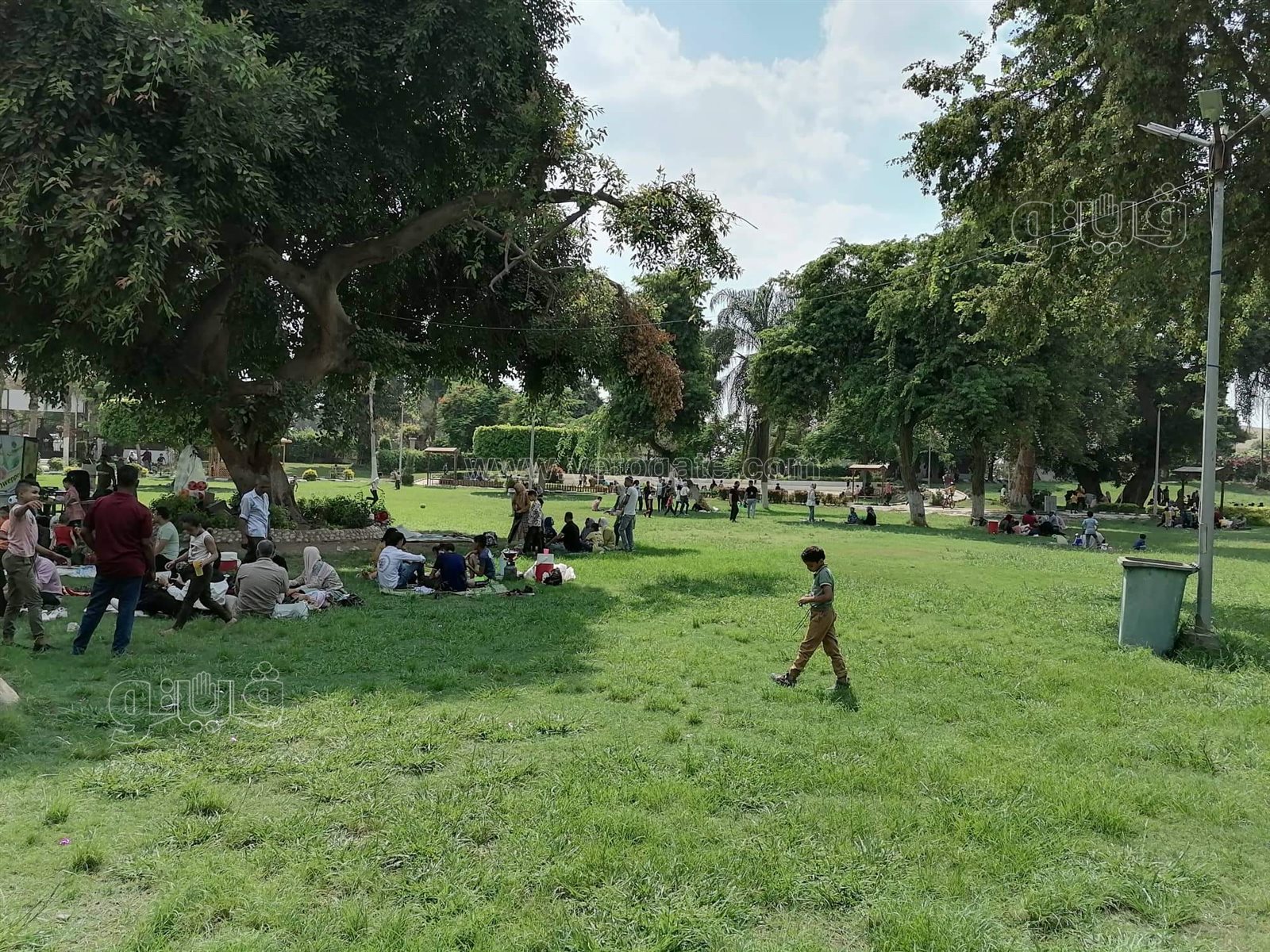 قعدة النيل والملاهي.. أبرز مظاهر احتفال زوار القناطر الخيرية بثالث أيام العيد (53)